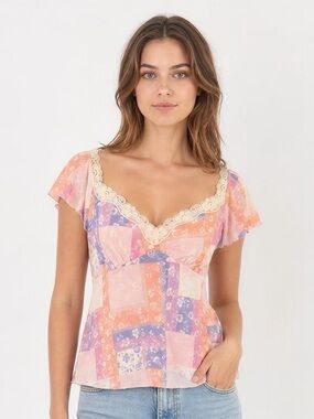 La Peche Floral Patchwork Lace-Trim‎ Flutter Sleeve Top coquette fairy